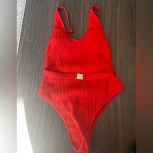 Ribbed red L one piece with belt